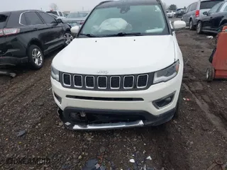 2018 Jeep Compass Limited with VIN 3C4NJDCB6JT113303, listed as a IAAI auction lot 41127866 with 99,345 mi miles. Bid and sale history available at carsss.com. Image 12.