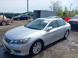 2013 Honda Accord Sdn EX-L with VIN 1HGCR2F8XDA013898, listed as a IAAI auction lot 42026046 with 165,679 mi miles. Bid and sale history available at carsss.com. Image 17.