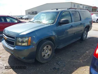 2009 Chevrolet Suburban LS with VIN 1GNFC16079R291885, listed as a IAAI auction lot 42352913 with 191,994 mi miles and . Bid and sale history available at DreamBid. Image 2.