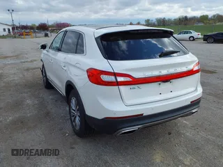 2016 Lincoln MKX Select with VIN 2LMTJ6KR3GBL61112, listed as a IAAI auction lot 42031424 with 130,321 mi miles. Bid and sale history available at carsss.com. Image 3.