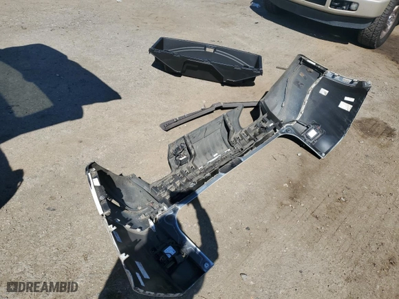2018 Chevrolet Traverse Premier with VIN 1GNEVJKW2JJ160639, listed as a Copart auction lot 46428245 with 118,182 mi miles and Salvage Title. Bid and sale history available at carsss.com. Image 13.