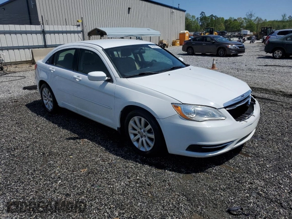 2013 Chrysler 200 Touring with VIN 1C3CCBBB8DN635916, listed as a Copart auction lot 52028325 with 193,600 mi miles and Salvage Title. Bid and sale history available at carsss.com. Image 4.