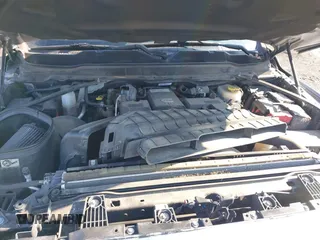 2019 Ram 2500 Big Horn with VIN 3C6UR5JL7KG650270, listed as a IAAI auction lot 41421338 with 107,405 mi miles. Bid and sale history available at carsss.com. Image 10.