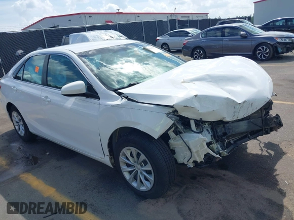 2015 Toyota Camry XLE with VIN 4T1BF1FK6FU900470, listed as a IAAI auction lot 41958737 with 76,361 mi miles. Bid and sale history available at carsss.com. Image 1.
