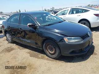 2013 Volkswagen Jetta S с VIN 3VW2K7AJ0DM391847, выставлен на аукционе IAAI как лот 42369191 с пробегом 178 499 миль миль и . История ставок и продаж доступна на DreamBid. Изображение 1.