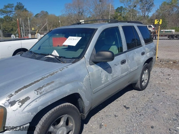 2007 Chevrolet TrailBlazer LT with VIN 1GNDS13S472204966, listed as a IAAI auction lot 41878317 with 253,490 mi miles. Bid and sale history available at carsss.com. Image 6.