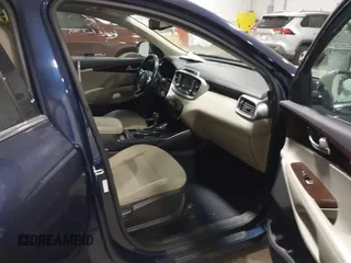 2017 Kia Sorento LX with VIN 5XYPGDA33HG293554, listed as a IAAI auction lot 41764803 with 114,673 mi miles and . Bid and sale history available at DreamBid. Image 5.