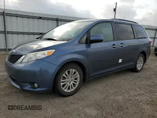 2017 Toyota Sienna XLE Auto Access Seat z VIN 5TDYZ3DC5HS772503, wystawiony jako Copart lot #54207045 z przebiegiem 158 251 mil mil oraz Szkody całkowita. Historia ofert i sprzedaży dostępna na DreamBid. Obrazek 1.