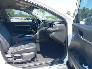 2019 Toyota Camry LE z VIN 4T1B11HK6KU266275, wystawiony jako IAAI lot #41978900 z przebiegiem 84 202 mil mil oraz . Historia ofert i sprzedaży dostępna na DreamBid. Obrazek 5.