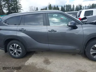 2023 Toyota Highlander Hybrid XLE with VIN 5TDKBRCH2PS122939, listed as a IAAI auction lot 41825321 with 118,283 mi miles. Bid and sale history available at carsss.com. Image 14.