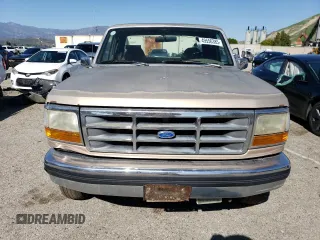 1993 Ford F-250 with VIN 1FTHX25H4PKA63657, listed as a Copart auction lot 49556385 with Not provided miles and Clean title. Bid and sale history available at DreamBid. Image 5.