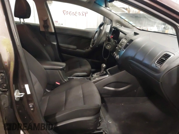 2017 Kia Forte LX with VIN 3KPFK4A71HE056667, listed as a IAAI auction lot 42030307 with 99,320 mi miles. Bid and sale history available at carsss.com. Image 5.