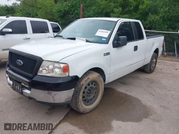 2005 Ford F-150 XLT with VIN 1FTPX12505FA38387, listed as a IAAI auction lot 42102959 with 224,788 mi miles. Bid and sale history available at carsss.com. Image 2.