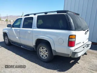2005 Chevrolet Suburban Z71 with VIN 3GNFK16Z95G132975, listed as a IAAI auction lot 42042947 with 1 mi miles. Bid and sale history available at carsss.com. Image 3.