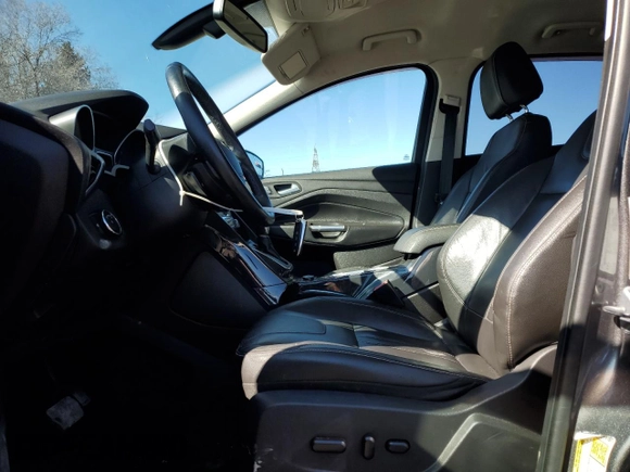 2013 Ford Escape Titanium with VIN 1FMCU9J92DUD43843, listed as a Copart auction lot 49061945 with 153,068 mi miles and Clean title. Bid and sale history available at DreamBid. Image 7.
