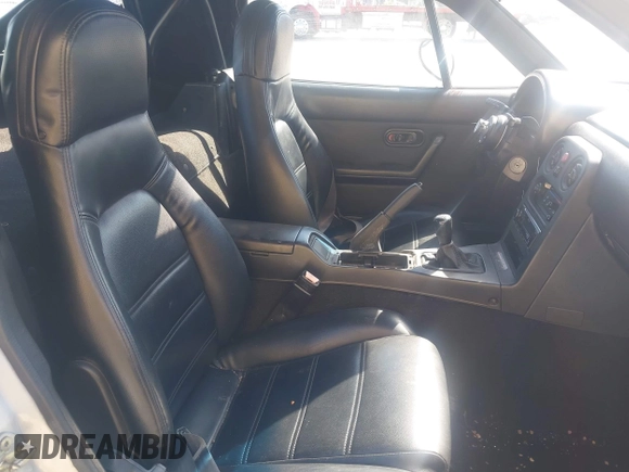 1991 Mazda MX-5 Miata Special Edition z VIN JM1NA3511M1235948, wystawiony jako IAAI lot #42322754 z przebiegiem 151 065 mil mil oraz . Historia ofert i sprzedaży dostępna na DreamBid. Obrazek 8.