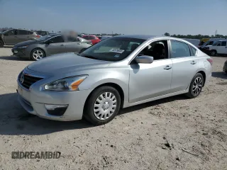 2015 Nissan Altima SV z VIN 1N4AL3AP7FC447575, wystawiony jako Copart lot #48976695 z przebiegiem 148 481 mil mil oraz Czysty tytuł • Clean title. Historia ofert i sprzedaży dostępna na DreamBid. Obrazek 1.