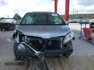 2018 Toyota Sienna XLE Auto Access Seat with VIN 5TDYZ3DC4JS941562, listed as a IAAI auction lot 41569858 with 76,439 mi miles. Bid and sale history available at carsss.com. Image 12.