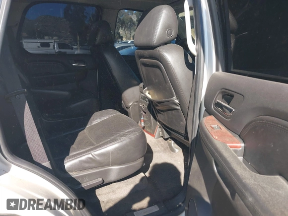 2008 Cadillac Escalade with VIN 1GYEC63898R211751, listed as a IAAI auction lot 41629711 with 126,899 mi miles. Bid and sale history available at carsss.com. Image 8.