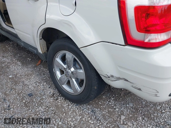 2010 Ford Escape Limited с VIN 1FMCU0EG1AKD30643, выставлен на аукционе IAAI как лот 42241302 с пробегом 180 142 миль миль и . История ставок и продаж доступна на DreamBid. Изображение 6.
