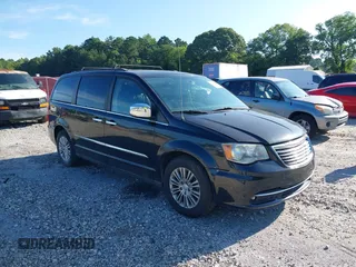 2015 Chrysler Town & Country Touring L z VIN 2C4RC1CG3FR506868, wystawiony jako IAAI lot #42560783 z przebiegiem 150 438 mil mil oraz . Historia ofert i sprzedaży dostępna na DreamBid. Obrazek 1.