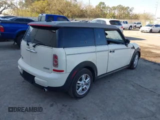 2013 MINI Clubman z VIN WMWZF3C54DT491236, wystawiony jako IAAI lot #41663705 z przebiegiem 90 046 mil mil oraz . Historia ofert i sprzedaży dostępna na DreamBid. Obrazek 4.