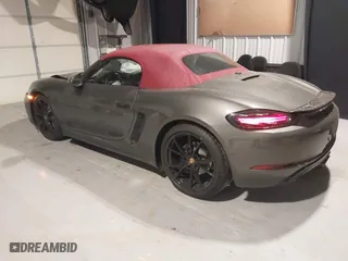 2025 Porsche 718 Boxster with VIN WP0CA2A89SK212378, listed as a IAAI auction lot 41560239 with 735 mi miles. Bid and sale history available at carsss.com. Image 3.