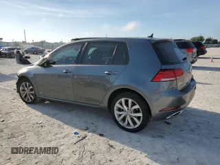 2019 Volkswagen Golf S z VIN 3VWG57AU1KM030101, wystawiony jako Copart lot #50599885 z przebiegiem Nie podano mil oraz Nie do naprawy • Non repairable. Historia ofert i sprzedaży dostępna na DreamBid. Obrazek 2.