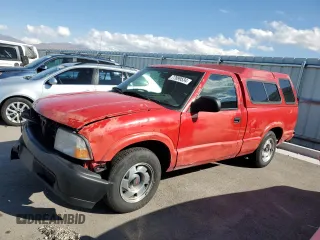 2000 GMC Sonoma SL with VIN 1GTCS145XYK251238, listed as a Copart auction lot 77899534 with 61,827 mi miles and Salvage Title. Bid and sale history available at carsss.com. Image 1.