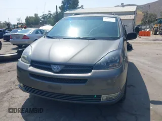 2005 Toyota Sienna CE with VIN 5TDZA23C75S342958, listed as a IAAI auction lot 42120039 with 211,029 mi miles. Bid and sale history available at carsss.com. Image 6.