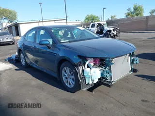2025 Toyota Camry LE z VIN 4T1DAACK0SU038983, wystawiony jako IAAI lot #42300193 z przebiegiem 8690 mil mil oraz . Historia ofert i sprzedaży dostępna na DreamBid. Obrazek 1.