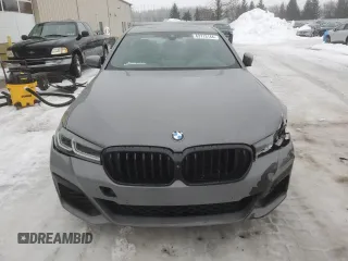 2021 BMW 5 Series M550i xDrive z VIN WBA13BK05MCF97316, wystawiony jako Copart lot #63713144 z przebiegiem Nie podano mil oraz Szkoda całkowita • Salvage title. Historia ofert i sprzedaży dostępna na DreamBid. Obrazek 5.