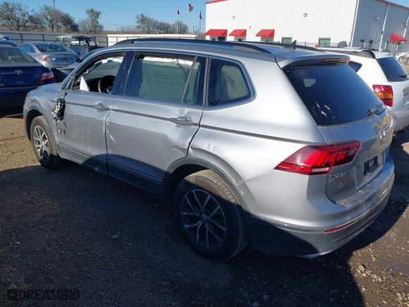 2020 Volkswagen Tiguan SE with VIN 3VV2B7AX4LM081188, listed as a IAAI auction lot 41655478 with 63,593 mi miles. Bid and sale history available at carsss.com. Image 3.