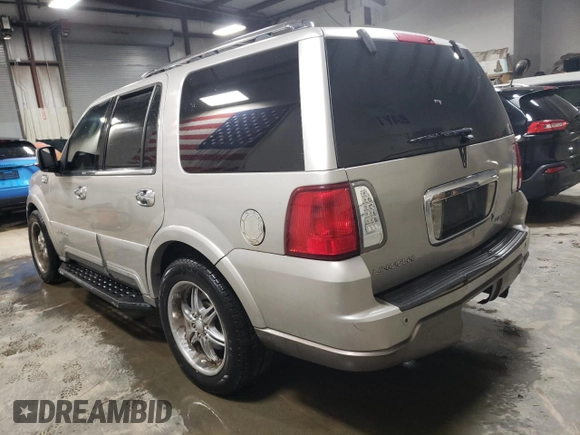 2003 Lincoln Navigator Luxury with VIN 5LMFU28R93LJ21683, listed as a Copart auction lot 80152034 with 139,811 mi miles and Salvage Title. Bid and sale history available at carsss.com. Image 2.