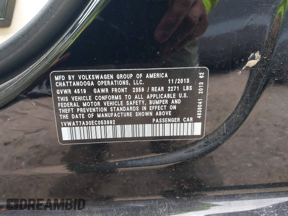 2014 Volkswagen Passat S z VIN 1VWAT7A30EC053992, wystawiony jako IAAI lot #42276297 z przebiegiem 161 958 mil mil oraz . Historia ofert i sprzedaży dostępna na DreamBid. Obrazek 9.
