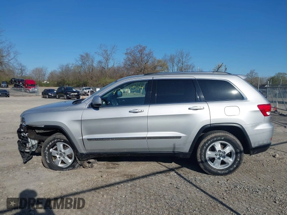 2013 Jeep Grand Cherokee Laredo with VIN 1C4RJFAG3DC586667, listed as a IAAI auction lot 42041524 with 100,635 mi miles. Bid and sale history available at carsss.com. Image 14.