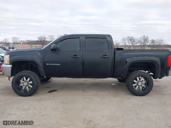 2012 Chevrolet Silverado 1500 LT with VIN 1GCPKSE72CF196471, listed as a IAAI auction lot 41294801 with 155,000 mi miles. Bid and sale history available at carsss.com. Image 14.
