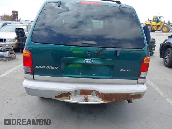 1999 Ford Explorer XLT z VIN 1FMZU32E7XZA43211, wystawiony jako IAAI lot #42162142 z przebiegiem 200 469 mil mil oraz . Historia ofert i sprzedaży dostępna na DreamBid. Obrazek 6.