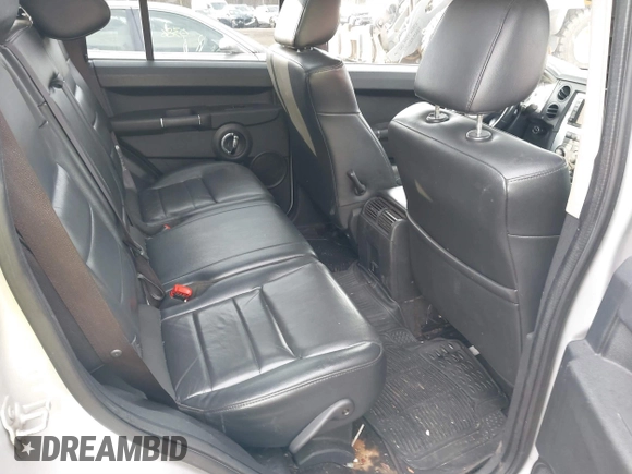 2009 Jeep Commander Sport with VIN 1J8HG48K39C553953, listed as a IAAI auction lot 41863115 with 175,461 mi miles. Bid and sale history available at carsss.com. Image 8.