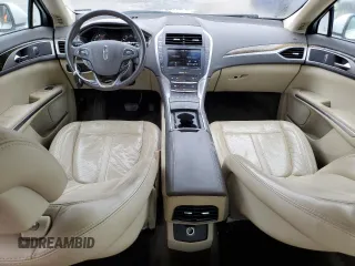 2013 Lincoln MKZ z VIN 3LN6L2J91DR823693, wystawiony jako Copart lot #55827045 z przebiegiem 173 978 mil mil oraz Szkoda całkowita • Salvage title. Historia ofert i sprzedaży dostępna na DreamBid. Obrazek 8.