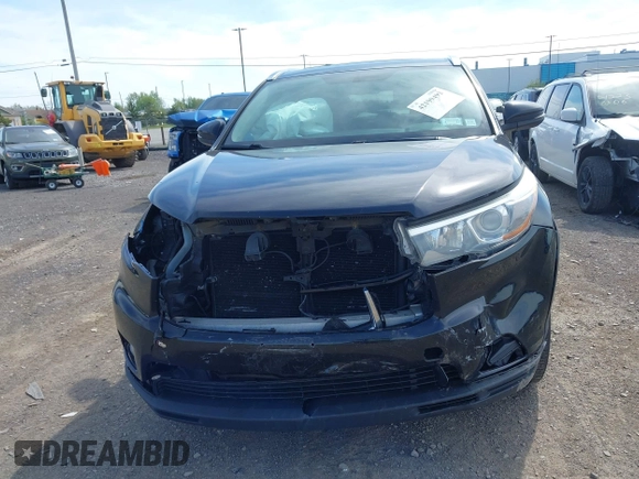2016 Toyota Highlander XLE z VIN 5TDJKRFH3GS269861, wystawiony jako IAAI lot #42199493 z przebiegiem 94 237 mil mil oraz . Historia ofert i sprzedaży dostępna na DreamBid. Obrazek 12.