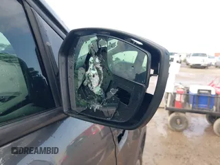 2017 Ford Escape S z VIN 1FMCU0F70HUC24455, wystawiony jako IAAI lot #42093457 z przebiegiem 144 049 mil mil oraz . Historia ofert i sprzedaży dostępna na DreamBid. Obrazek 17.