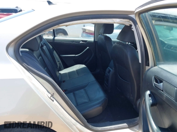 2014 Volkswagen Jetta SE with VIN 3VWD17AJ2EM314622, listed as a IAAI auction lot 42358394 with 105,654 mi miles and . Bid and sale history available at DreamBid. Image 8.