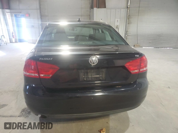 2014 Volkswagen Passat Wolfsburg Edition z VIN 1VWAT7A36EC081263, wystawiony jako Copart lot #52681045 z przebiegiem 114 333 mil mil oraz Czysty tytuł • Clean title. Historia ofert i sprzedaży dostępna na DreamBid. Obrazek 6.