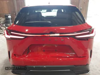 2025 Lexus NX 350 Premium z VIN 2T2GGCEZ5SC086994, wystawiony jako IAAI lot #42482143 z przebiegiem 169 mil mil oraz . Historia ofert i sprzedaży dostępna na DreamBid. Obrazek 6.