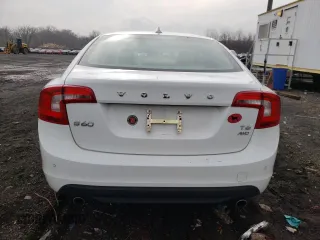 2013 Volvo S60 T6 R-Design Platinum with VIN YV1902FH2D2178884, listed as a Copart auction lot 51805655 with 141,878 mi miles and Salvage title. Bid and sale history available at DreamBid. Image 6.