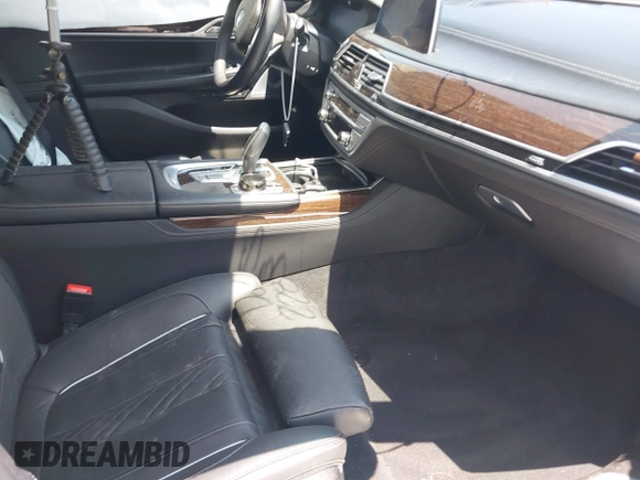 2021 BMW 7 Series 750i xDrive with VIN WBA7U2C05MCF83437, listed as a IAAI auction lot 42403572 with Not provided miles and . Bid and sale history available at DreamBid. Image 5.