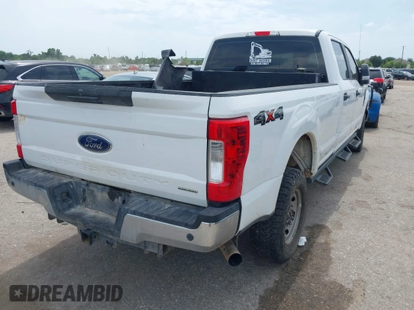 2018 Ford F-250 XL z VIN 1FT7W2B60JEC59800, wystawiony jako IAAI lot #42458664 z przebiegiem 198 245 mil mil oraz . Historia ofert i sprzedaży dostępna na DreamBid. Obrazek 4.