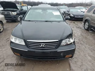 2008 Hyundai Azera Limited with VIN KMHFC46F68A296437, listed as a IAAI auction lot 41227512 with 139,672 mi miles. Bid and sale history available at carsss.com. Image 12.