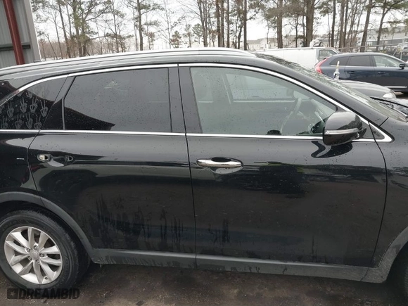 2016 Kia Sorento LX with VIN 5XYPG4A38GG021693, listed as a IAAI auction lot 41745907 with 120,523 mi miles. Bid and sale history available at carsss.com. Image 13.